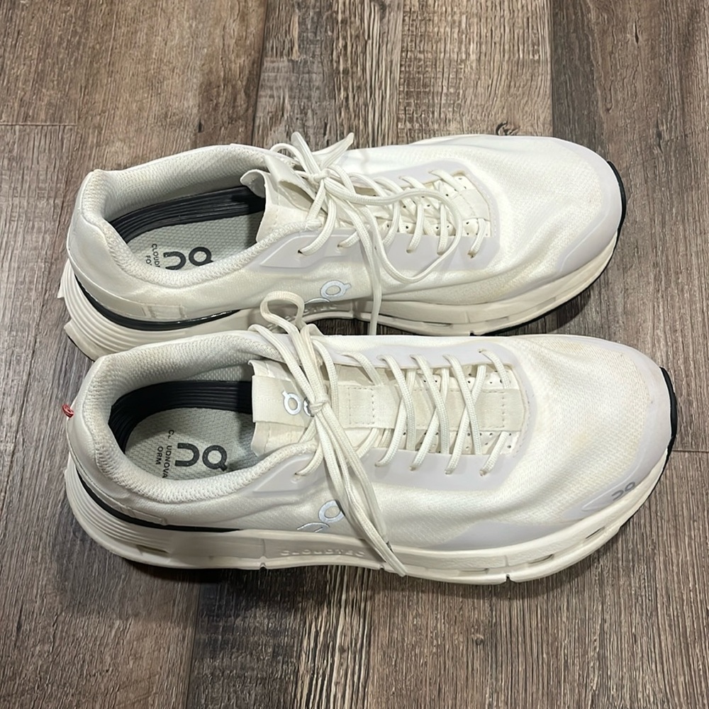 Women’s Oncloud Nova white sneakers, size 8. Worn very little.